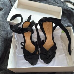 Schutz Black Wrap Heels Size 6 🖤